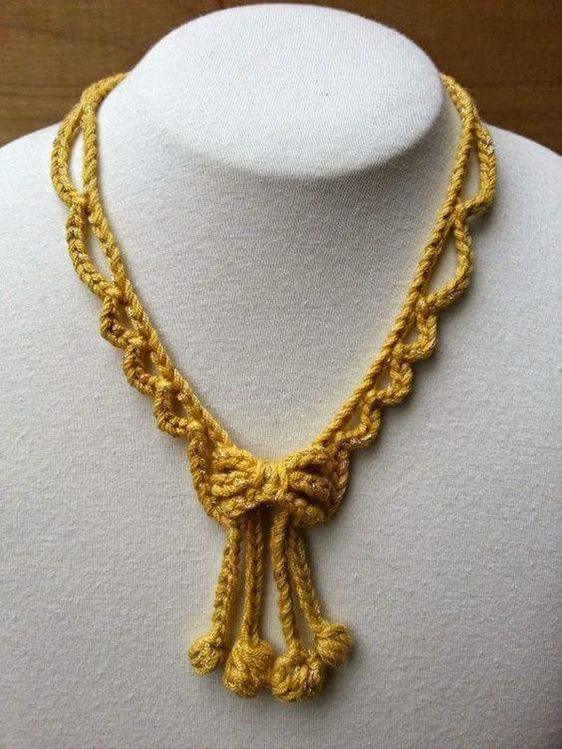 crochet necklace 17